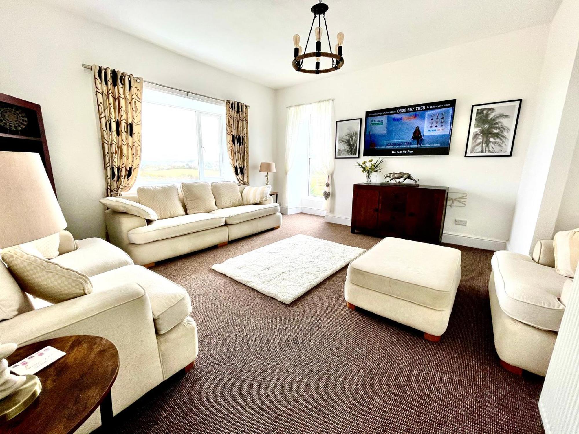 Clydfan Apartment Holyhead Exterior photo