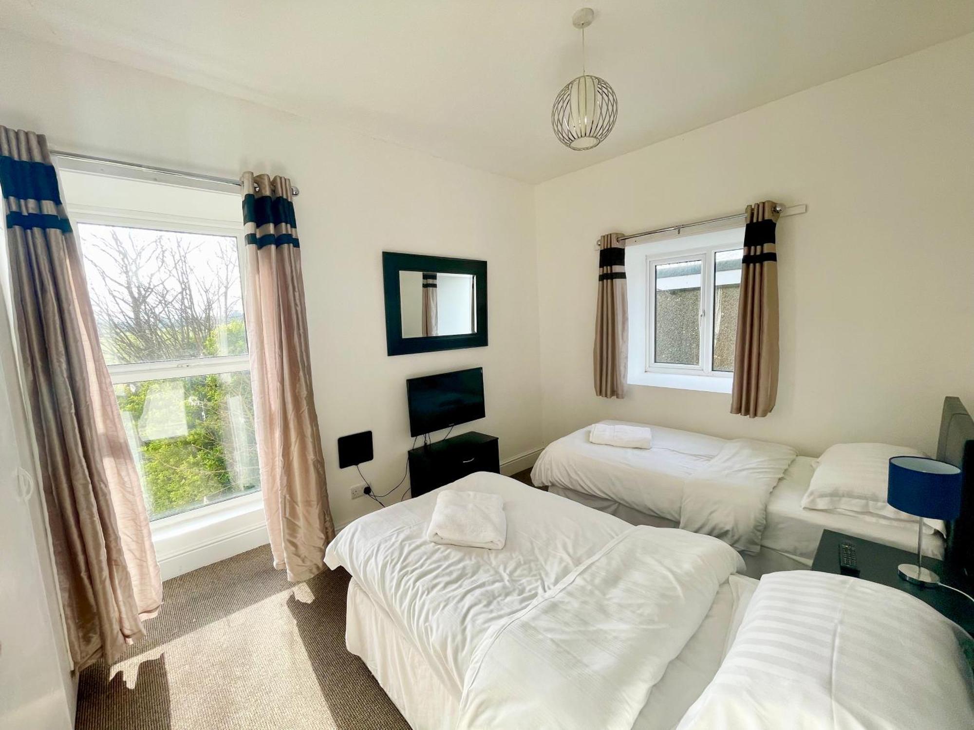 Clydfan Apartment Holyhead Exterior photo